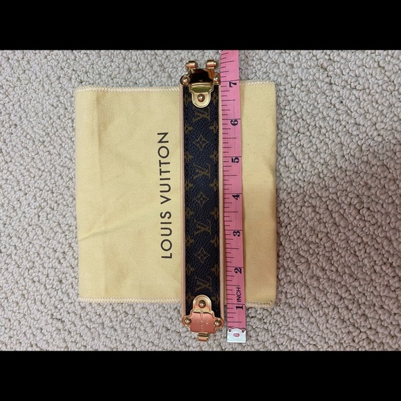 Louis Vuitton Signature Leather Bracelet Gold Closure - Picture 3 of 5